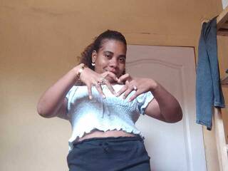 Еротски видео разговор AlineEdena