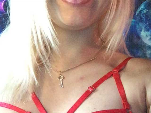 Емитувани слики од екранот AlisaKisa555