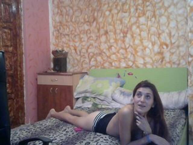 Емитувани слики од екранот alishallovexx