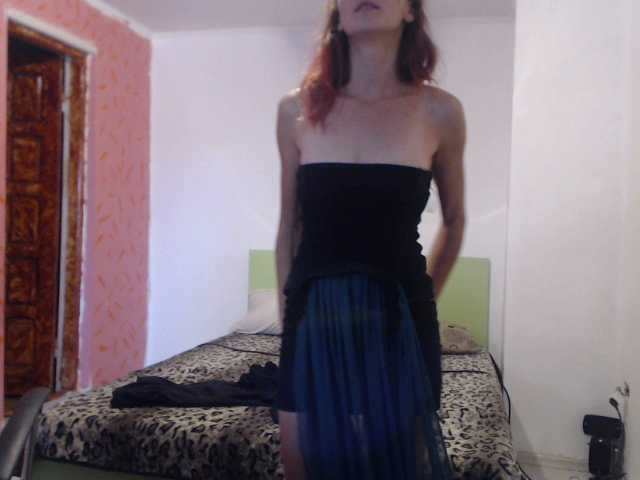 Емитувани слики од екранот alishallovexx