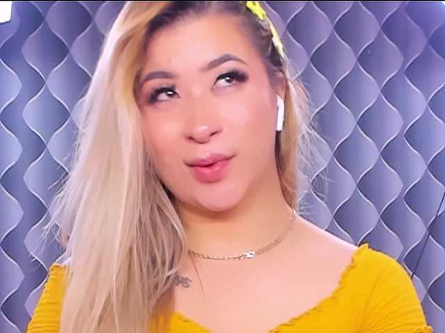 Емитувани слики од екранот alisonqueens
