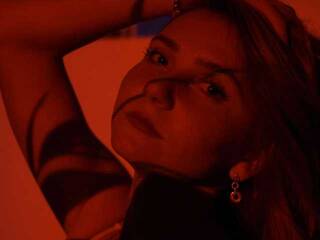 Еротски видео разговор AlissaBerryy