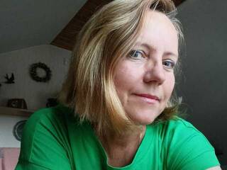 Еротски видео разговор AlitsiaKiver