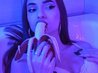 Еротски видео разговор AliyaEvans