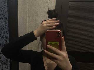 Еротски видео разговор Ally23