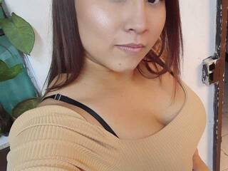 Еротски видео разговор Alyn-zc