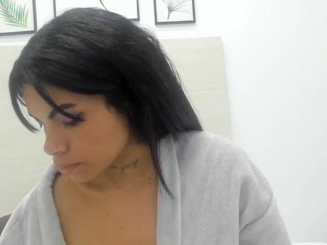 Емитувани слики од екранот AmaiaLee