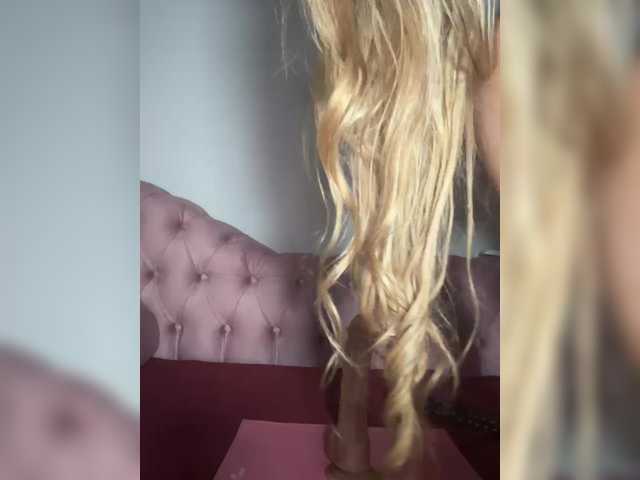 Емитувани слики од екранот Amanda-Sweet