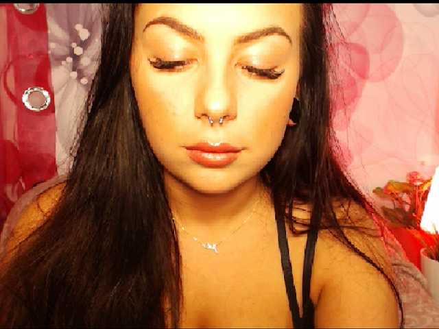 Емитувани слики од екранот MiAmanda