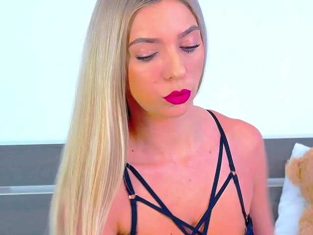 Емитувани слики од екранот Amanyrose