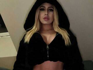 Еротски видео разговор AmaraPierce