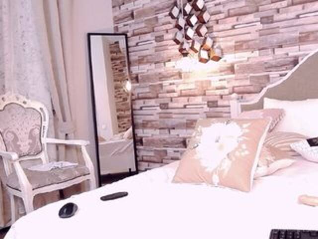 Емитувани слики од екранот AmeliaAngel