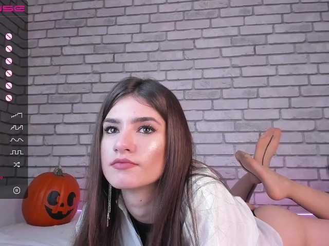 Емитувани слики од екранот Eva_Lovia