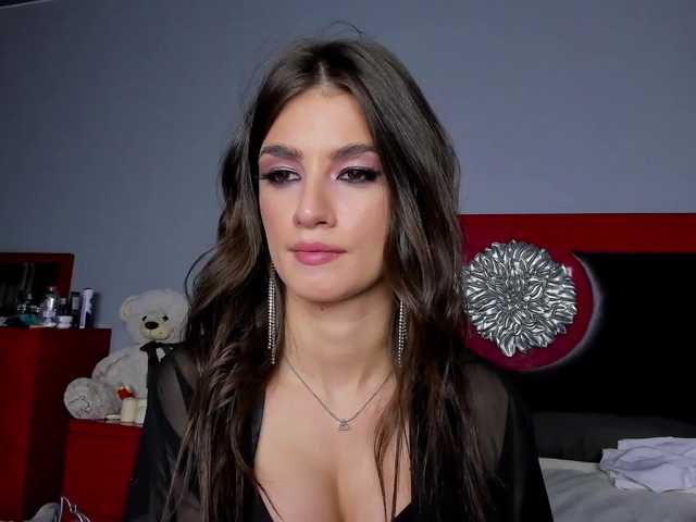 Емитувани слики од екранот Eva_Lovia