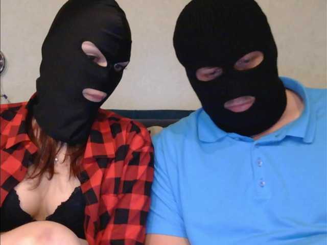 Емитувани слики од екранот amodestcouple1