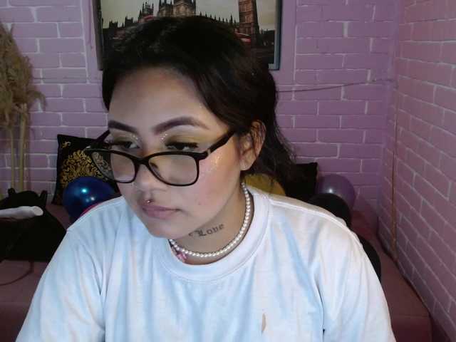 Емитувани слики од екранот amonet-tay