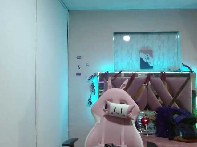 Емитувани слики од екранот amonet-tay