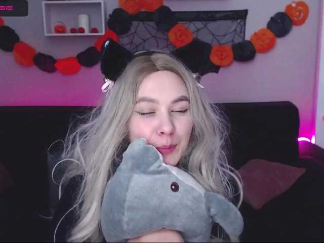 Емитувани слики од екранот AmyMartinez