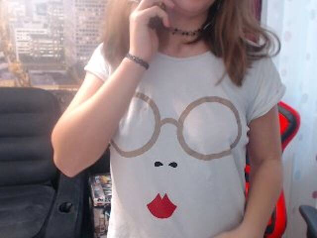 Емитувани слики од екранот anafullcum11