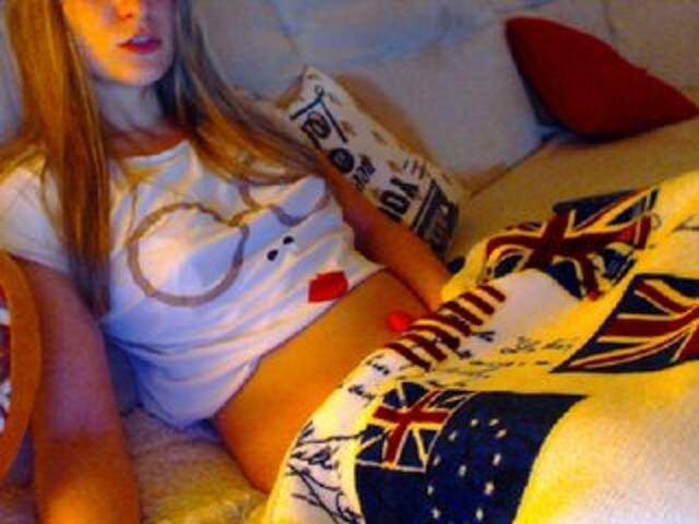 Емитувани слики од екранот anafullcum11