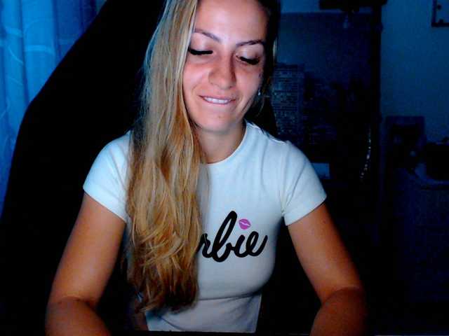 Емитувани слики од екранот anafullcum11