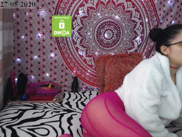 Емитувани слики од екранот analgirll