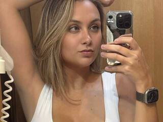 Еротски видео разговор Andrea-urdream