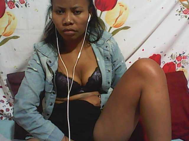 Емитувани слики од екранот Angellah01