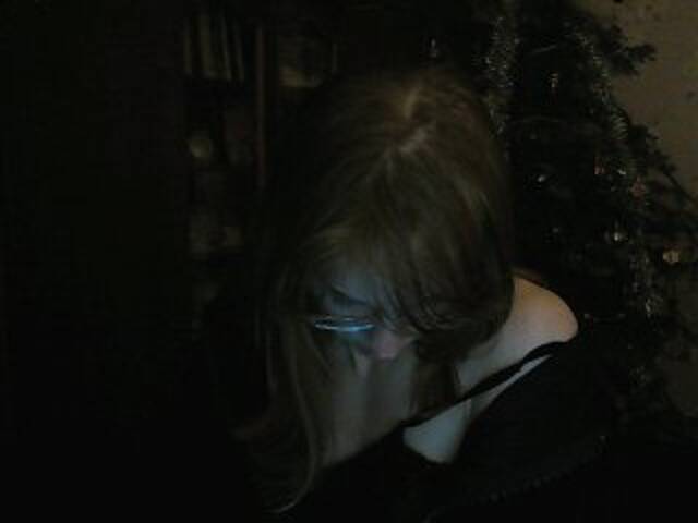 Емитувани слики од екранот Angelpussy1