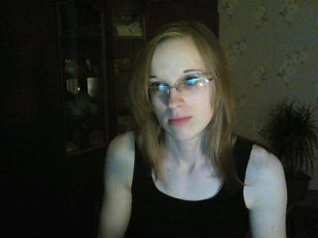 Емитувани слики од екранот Angelpussy1