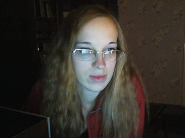 Емитувани слики од екранот Angelpussy1