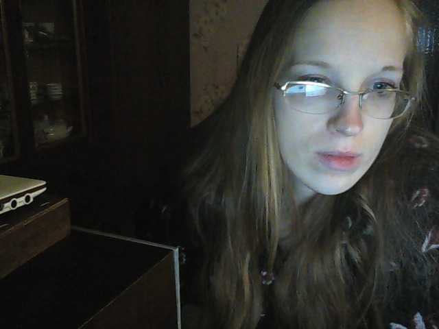 Емитувани слики од екранот Angelpussy1