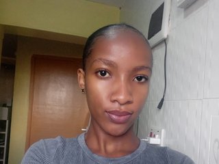 Еротски видео разговор Angydoll