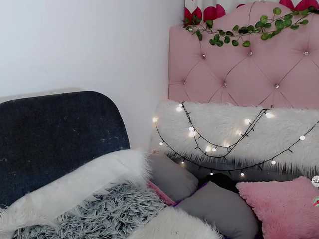 Емитувани слики од екранот canela_love
