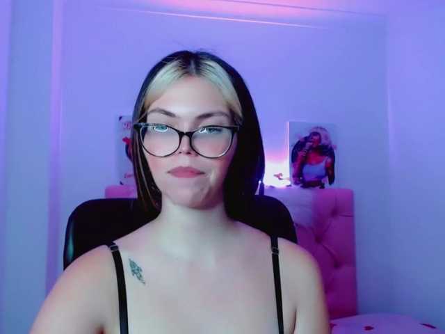 Емитувани слики од екранот canela_love
