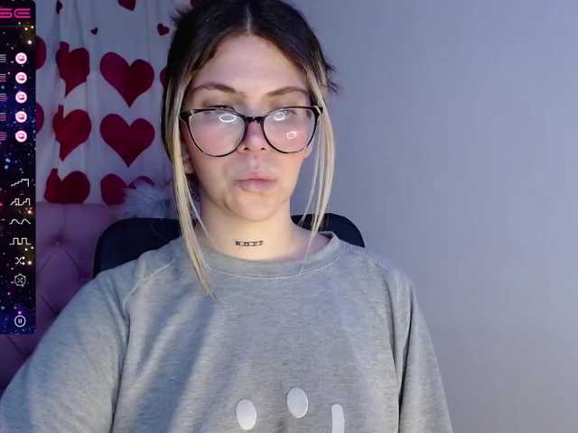 Емитувани слики од екранот canela_love