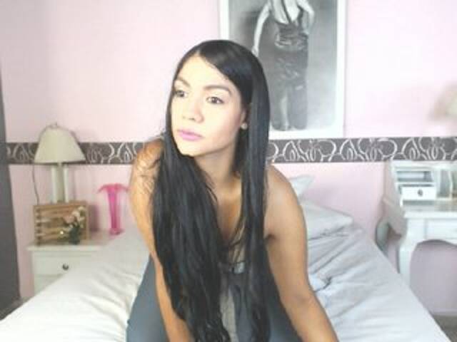 Емитувани слики од екранот anna-stone