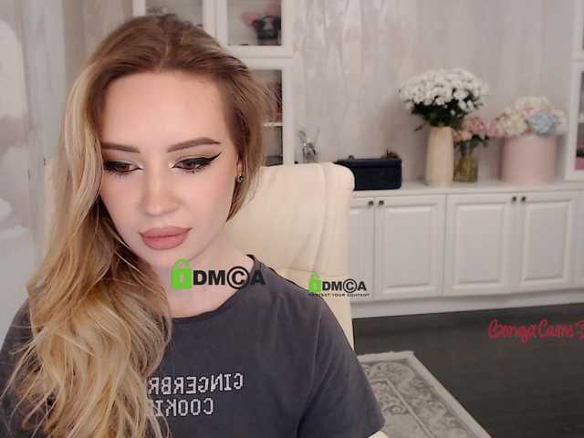 Емитувани слики од екранот AnnaPoppy