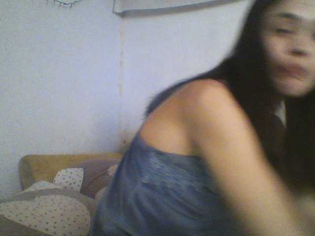 Емитувани слики од екранот Annahottie81