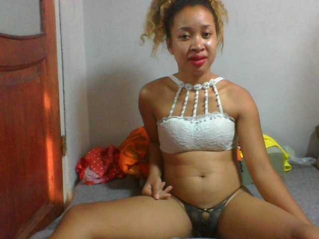 Емитувани слики од екранот AnnahRise