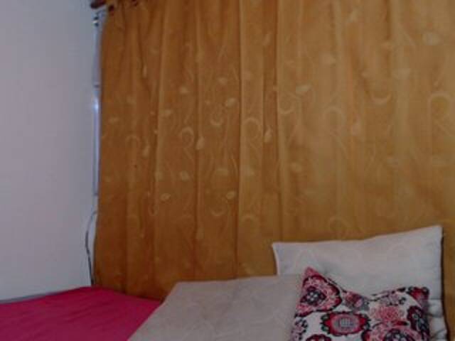 Емитувани слики од екранот annaishalatin