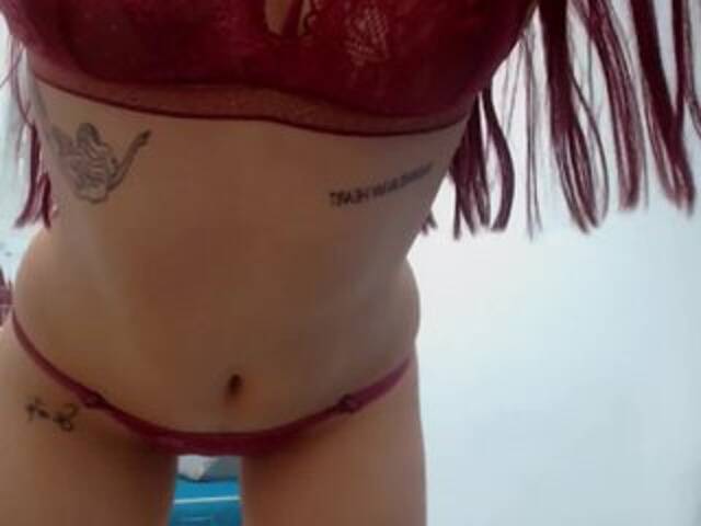 Емитувани слики од екранот AnnieHunter