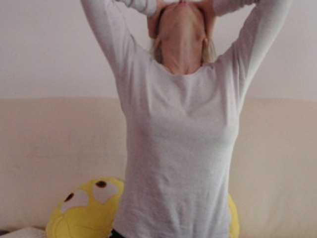 Емитувани слики од екранот Annzhelika