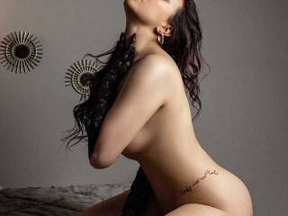 Еротски видео разговор AntonellaBla