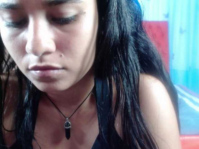 Емитувани слики од екранот AntonellaDuo