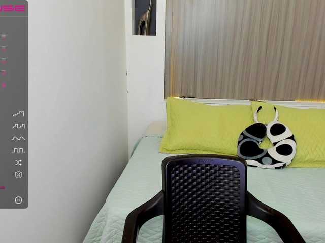 Емитувани слики од екранот Antonellahart