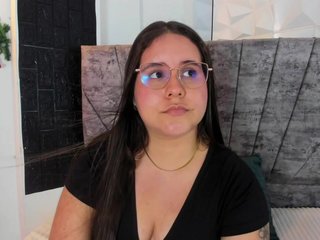 Еротски видео разговор April-sc