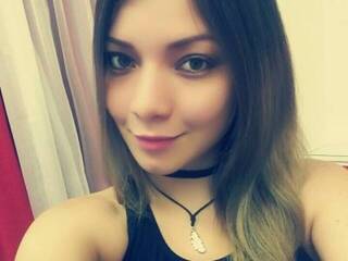 Еротски видео разговор AprilClaire