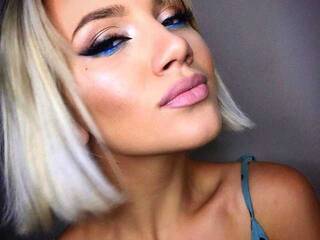 Еротски видео разговор AprilJuicy