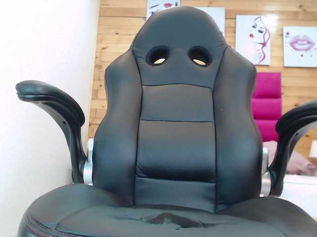 Емитувани слики од екранот AranzaRose